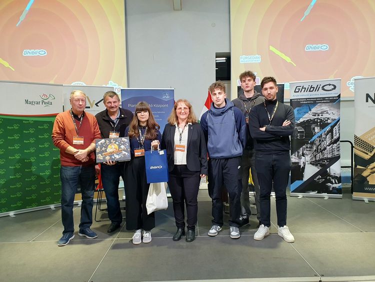 Országos 2. helyezés a logisztikai versenyen